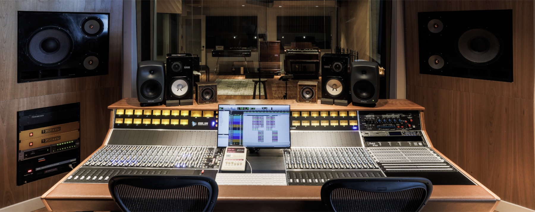 Studio d'enregistrement et de mixage professionnel où a travaillé Sacha Music Charts